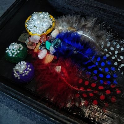 toichi0411's profile picture. ❍❉アクリル画と物質飾り❉❍球体オブジェ/鉱物・宝飾アートなど【minne・Creema・SUZURI等で販売中】ごはんと兎とエンタメが好きです.音楽と告知→ @nrk___4