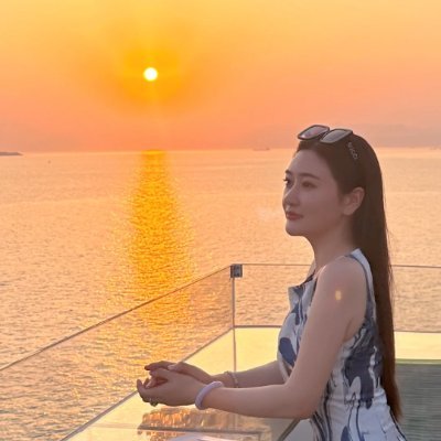 sizne53873888's profile picture. For me, life is more than just the daily necessities of life; it also encompasses poetry and distant places. I enjoy the fulfillment of hard work and cherish th