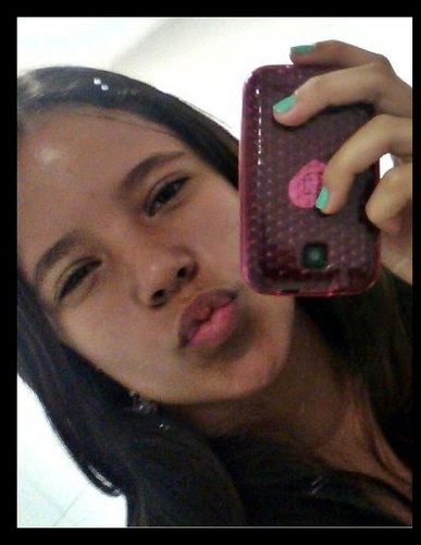Vocês riem de mim por eu ser diferente, e eu rio de vocês por serem todos iguais  =D '' #sejáfelizdoseujeitinho0 '