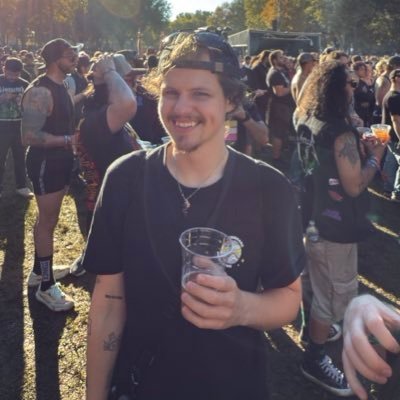 brujogentil's profile picture. siempre mejorando, he/él