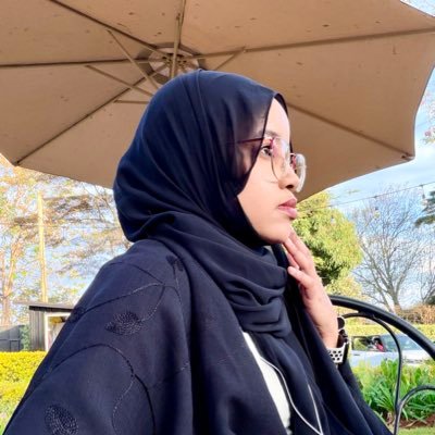 viazikarai_'s profile picture. be a nerd; do things 