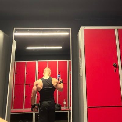 nearly02's profile picture. 