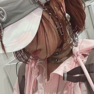 pa_ro14's profile picture. やっと成人した音楽好き07（18） 　　　　　　　　ずとまよ / Eve / クレイジーウォウウォ/ マカロニえんぴつ / シンガーズハイ / Chilli Beans./ Vaundy / SHISHAMO / sucola / Suchmos / クリープハイプ / 髭男 / 星野源 / luv / Geloomy
