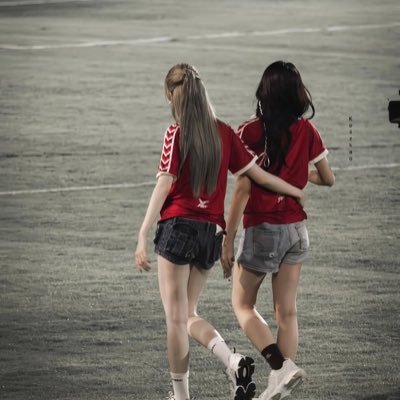 Joellelee0322's profile picture. Only LingOrm 💜 backup account (main account @Joellelee322)