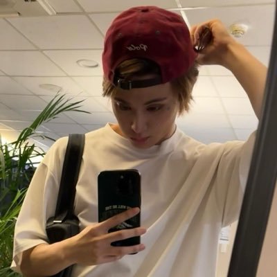 qlinbqe_'s profile picture. I know we’ll meet again in the next life.