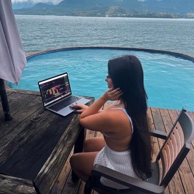 HellTroll0's profile picture. Female Trader & Investor || Marketing Expert || Let's connect for business opportunities and collaborations. #TeamPulte #TeamGiving