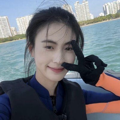 otelia16073's profile picture. Interesting souls have interesting stories