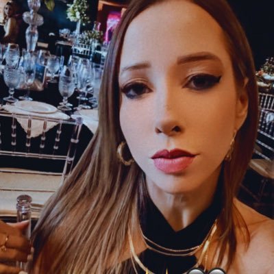and_alcaide's profile picture. Eternamente na idade do “por que?”.