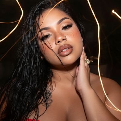 ItsOnlyIrvanah_'s profile picture. my inner Samantha Jones takes advantage of this account most of the time