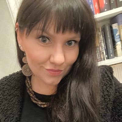 BettyElaWhite's profile picture. Już niezbyt aktywna aktywistka demokratyczna 😉. Aktywna nauczycielka i społeczniczka. 
Szukam ciszy i piękna przyrody.
Nadużywam wielokropka...