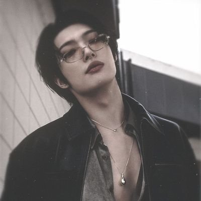 tintakisah's profile picture. Parody Account —— 1997  :: Rela mati demi wanita memang mudah. Namun, rela hidup demi wanita—apa saya bisa?