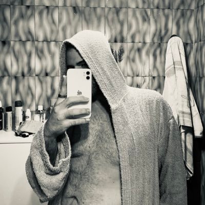 Ilpiccolo_prnc's profile picture. Qui per essere tutto quello che non riesco ad essere nella vita reale 🍂