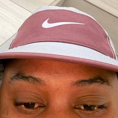 AwesomeNaambo's profile picture. #StruggleNeverLose SocksLover ♊️🦈 ⚖️ 🇳🇦