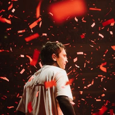 tory_pozorische's profile picture. твичфд, художница | она/её | если можешь — кричи, из ста тысяч таких голосов разыграется опус.