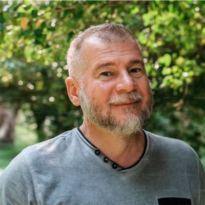 marianerocha16's profile picture. Something wrong