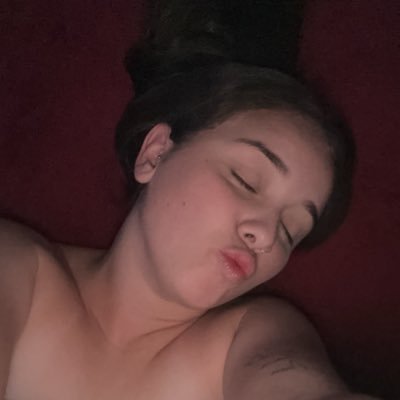 _fdudda's profile picture. maluca com sorte, tricolor com ansiedade, estudante de pedagogia.