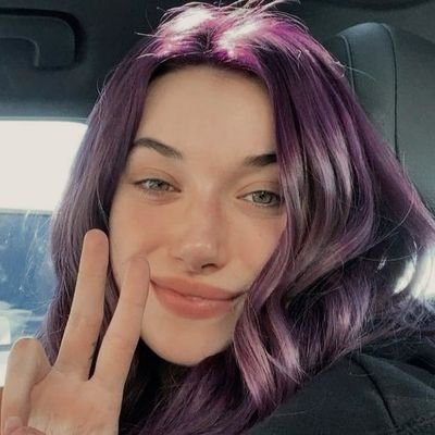 lettersbybee's profile picture. . . . books and movies and formula 1 ͏𝗹𝗼𝘃𝗲 𝘇𝗼𝗻𝗲.