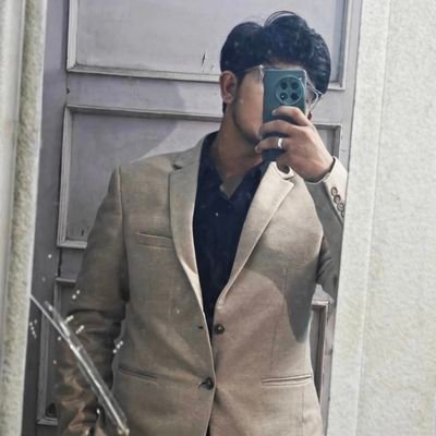 techpyaarhai's profile picture. jack of all, master of none.