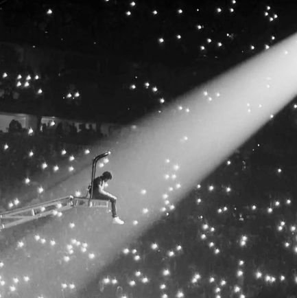 Runitback25's profile picture. .