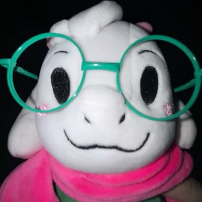 LuluDznn's profile picture. punpun, cat, kcorp, dark souls & graphic design