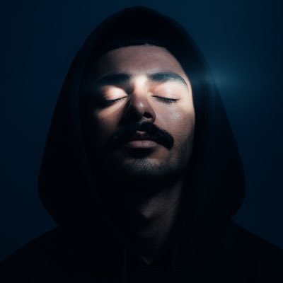 r8_ii0's profile picture. كاتب يؤمن بأنّ الحرف بداية كل نور💡