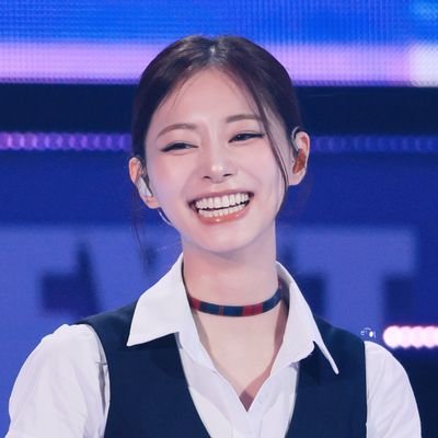 tzugola's profile picture. 