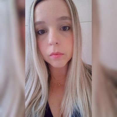 Anamariaperei4's profile picture. 🍀Só vive o propósito quem suporta o processo.