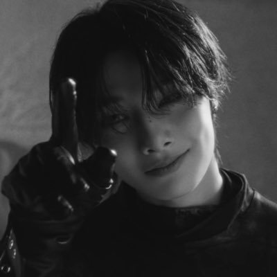 iyenontop's profile picture. nsfw!! 🔞, 🦊 centric, 24, mdni, i censor nsfw stuff, just started trying to write ✍️
