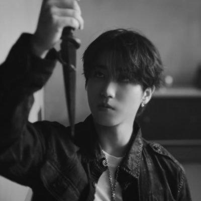 mmyhyvnnie's profile picture. #flx : who’s my pretty baby? • chnsng enthusiast • 22 • nsfw • minors dni • officials blocked • bi • they/them ☾