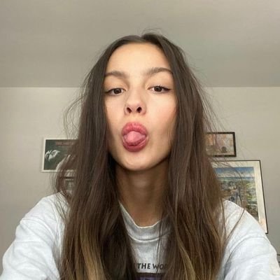 Angeless_cc's profile picture. Olivia Rodrigo Tronquita Oficial🪵💚                                                                    
Cuenta dedicada a @Perxitaa y @LosTroncosFC_