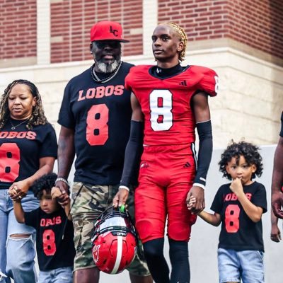 BMitchell2026's profile picture. C/0 2026 LCHS ( ATH )|6’0" 148 || 3.65 GPA | 4.6 40-yd | Philippians 4:13 | 346-666-3230|| 200m | 400m | 4x400(AAU All-American)