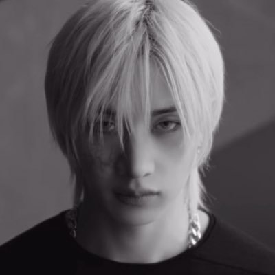 latinamiii's profile picture. DØ IT  ∞ @BTS_twt ∞ @Stray_Kids ∞ @P1H_official