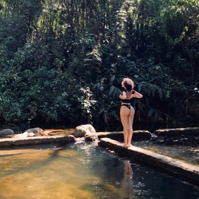 analuqueirozj's profile picture. 