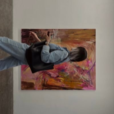 vitaexplorer0's profile picture. خواستم حداقل اینجا هیچکسی نباشم، وجود داشته باشم و نداشته باشم.