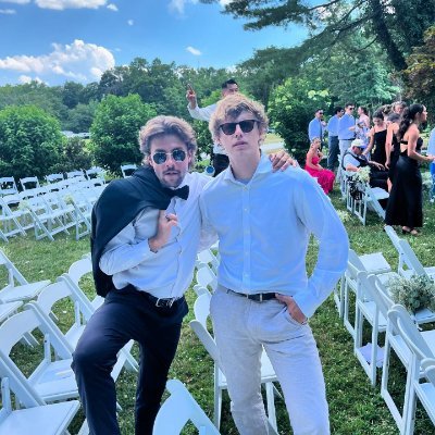 DavidLatti34's profile picture. Count your blessings,
 not your problems. ✨
