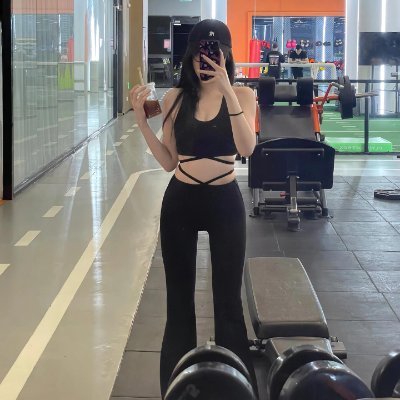 xqfig38487574's profile picture. 生活はゆっくりでも、笑顔は欠かせない😊