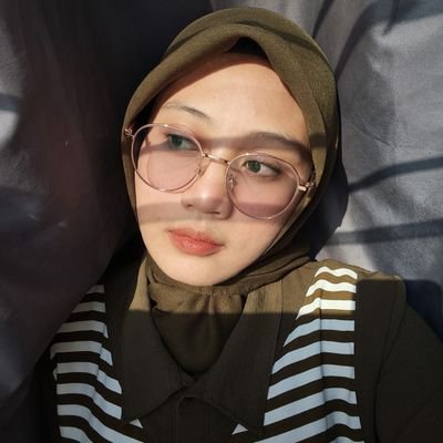 queenucn_'s profile picture. 🌻🌻🌻