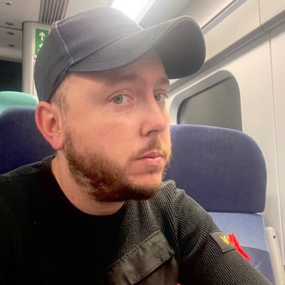 KFG2003's profile picture. Stephen,3️⃣7️⃣,Divorced,Big Gills & England fan.STH in the Rainham End 🎫 40/92🏟.Darts fan 🎯,Chef at my local,and Have 2 great kids! My Insta Page Below 📸