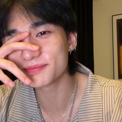 bchanblue's profile picture. skz & sleep token 💭 | ler o carrd antes de seguir !!