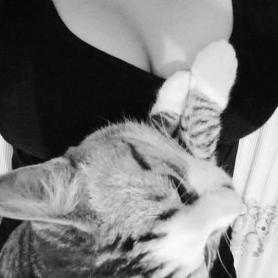 pwentas's profile picture. f21. pfp isn't mine