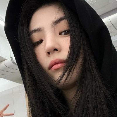 axistwoo's profile picture. mamatay akong nakangiti : )  #MentalHealthMatters #ACAB FREE PALESTINE