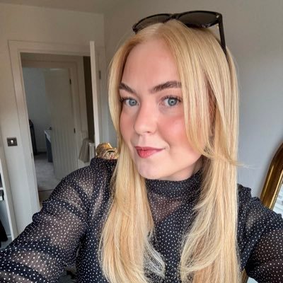JessicaAmyGreen's profile picture. Anything you see on here is just pixels, it’s not that deep