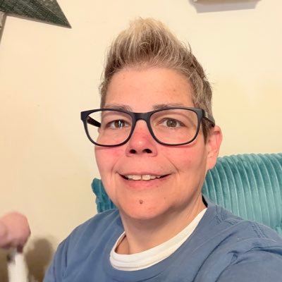 RebCreatesUGC's profile picture. Gen X LGBTQ+ Creator | Pet, Tech & Lifestyle Content for 40+ | Fur Babies 🐾 | Social Media Manager | Authentic Stories That Convert