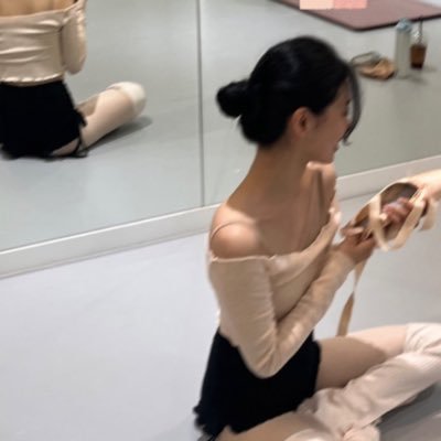 tri_try_'s profile picture. 현역으로 대학와서 / 휴학반수 / 무휴학삼반수 / 편입병행사반수 / 대학원입시병행오반수 하려다가 그냥 대학원 갈듯