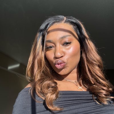 uh_ni_yah's profile picture. I try to watch my mouth 🇧🇧 1908💕💚