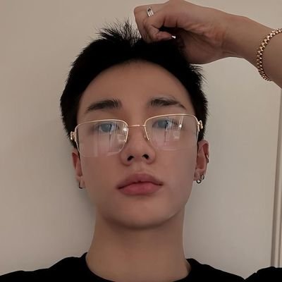 seunjinx's profile picture. i mostly retweet stuffs | my main selling platform is here: https://t.co/Pccw3sx8vv