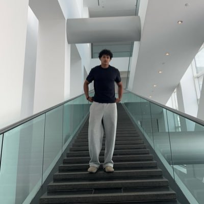 nadhchrd's profile picture. I got small skills but big plans @aionclothing