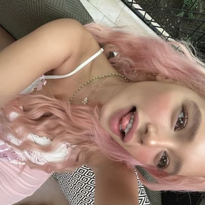 fatesballad's profile picture. “toda história tem potencial para infinitos fins” | ✨ mãe de gatos e leitora encantada por romance, fantasia e heróis. | 📖: amor em pauta