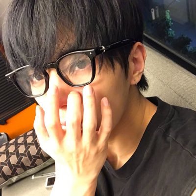 ooojhsuek31h's profile picture. 