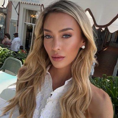 SophiaDavits's profile picture. Love design  Coffee lover  Traveling the world 🌍